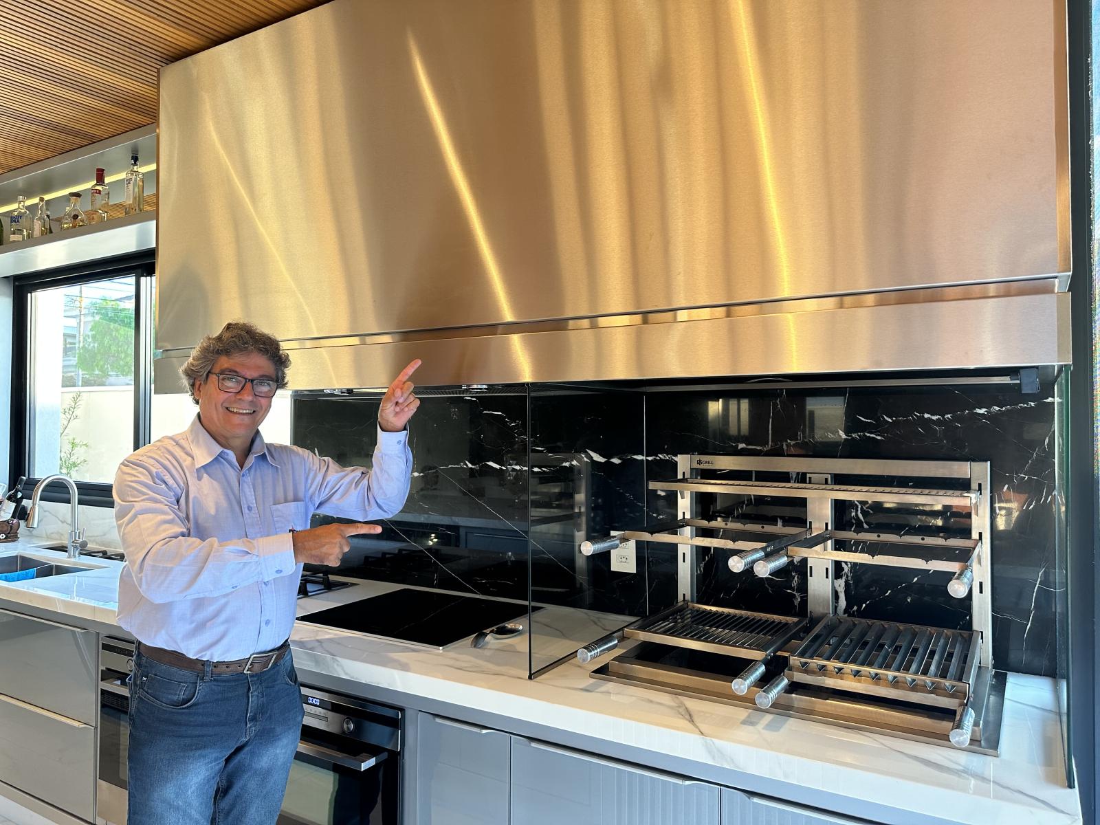 Churrasqueira Inox Sob Medida: Sofisticação e Durabilidade no Seu Espaço Gourmet