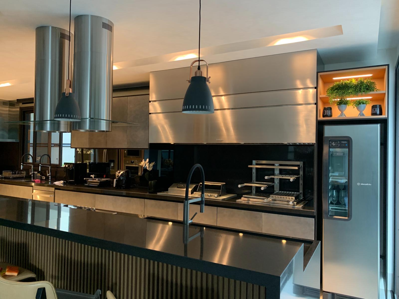 Inox 304 em Churrasqueiras | RSGrill – Resistência e Elegância de Alto Padrão